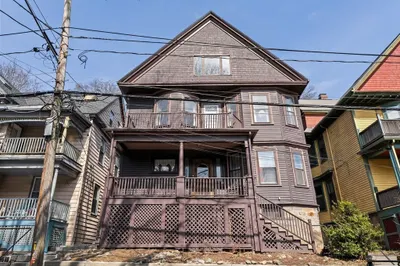 28 Boylston Street