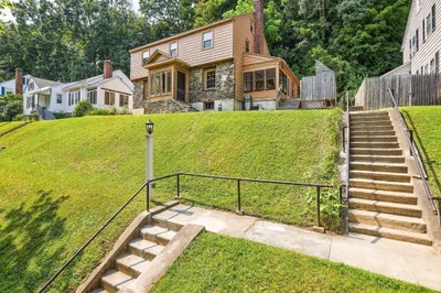 30 Saint Elmo Rd