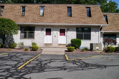 48 Granby Hts #48