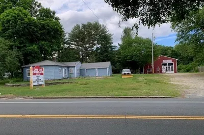 218 Schoosett St 1