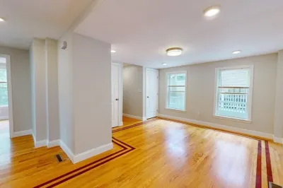 27 Dell Ave #1