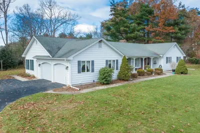 7 Stonegate Cir 1