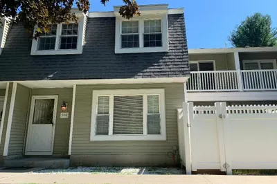 906 Edgebrook Drive #906 1