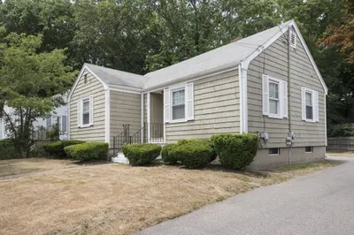 25 Brookside Rd 1