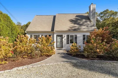 40 Waterfield Rd 1