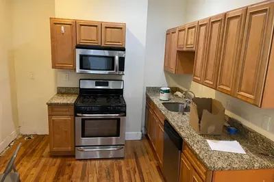 227 Roxbury St #2 1
