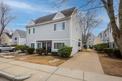 77 Keith St #18