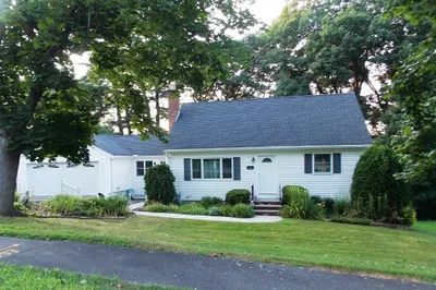 121 Fort Meadow Dr 1