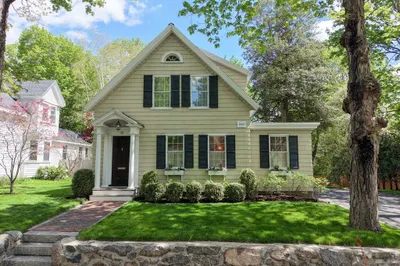 12 Cottage Street