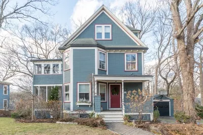 31 Fisher Ave 1