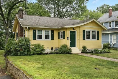 10 Thorndike St 1