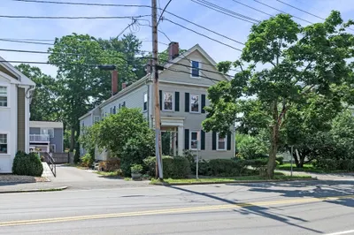 21 Locust St