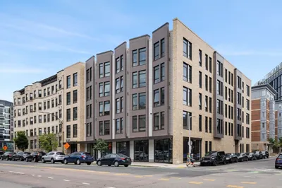 839 Beacon St #C2 1