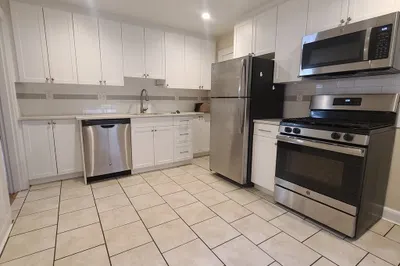 429 Newport Ave #4