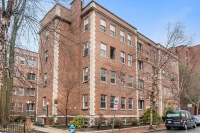 21 Chauncy St #3B