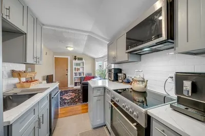 67 Bonair St ##3