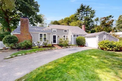 15 Lawson Rd