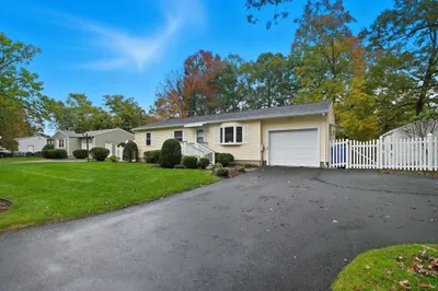 221 Glenoak Dr
