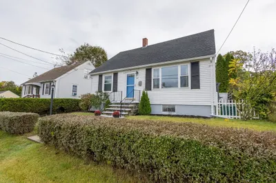 137 Papineau Ave 1