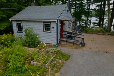 38 Lake Shore Dr South 1