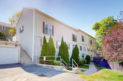 110 Coolidge Hill Rd #4 1