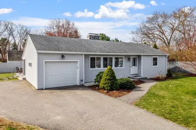 7 Fuller Rd