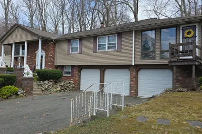 142 Marion Cir 1