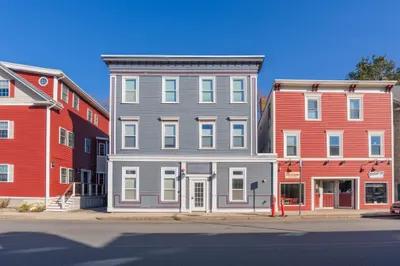 93 Bridge St #3 1