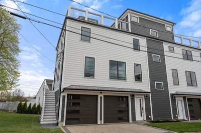 11 Billow Ave #11 1