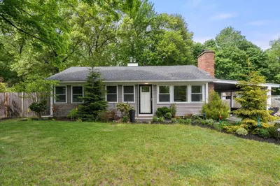 16 Maybury Rd