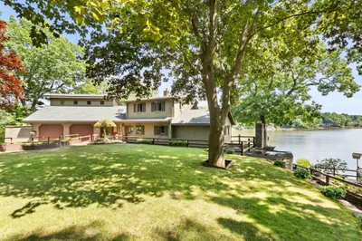 290 Oakridge Ave 1