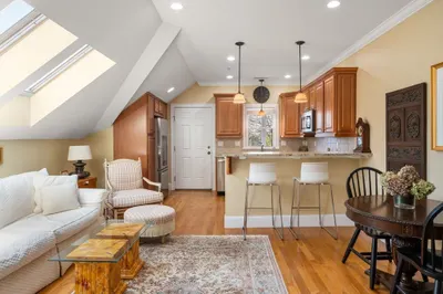23 Robbins St #3-1