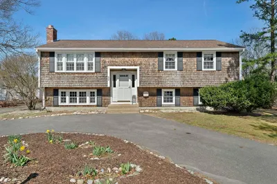 52 Montgomery Dr 1