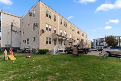 202 West Sixth St #202