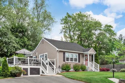 3 Callahan St