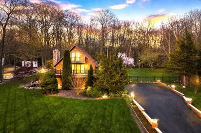 50 Plymouth Blvd 1