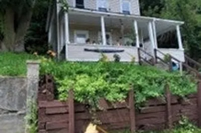 297 Walnut St 1