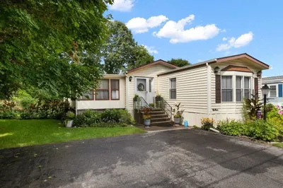 148 Liberty Dr 1