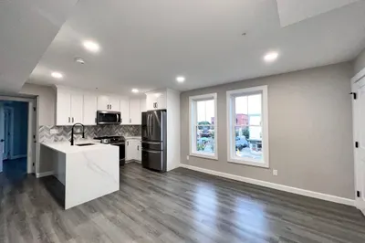 1049 Main St #3 1