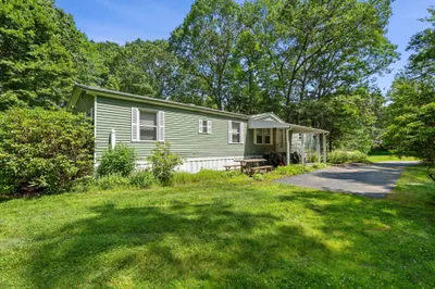 32 Scott Dr