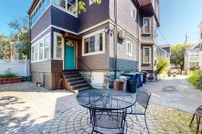 98 Bromfield Road #1