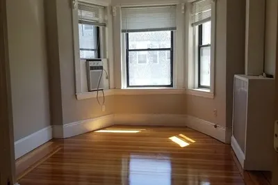 63 Burbank St #14