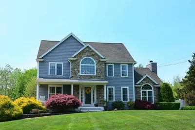 14 Brookside Way 1