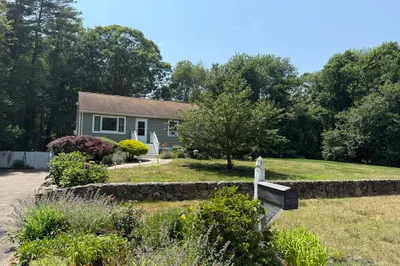4 Country Acre Rd
