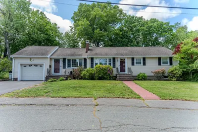 54 Stearns Dr 1