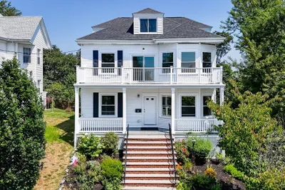 21 Crest Ave 1