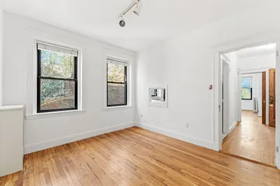 39 Glenville Ave #11