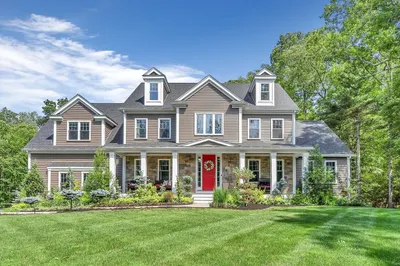 160 Holliston St 1