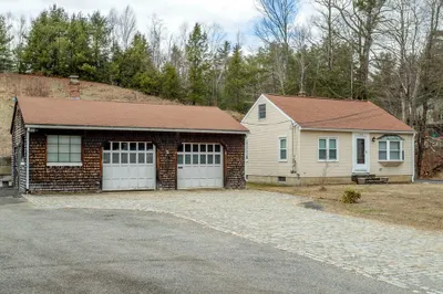 142 State Road East Rd