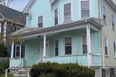 24 Dunlap St